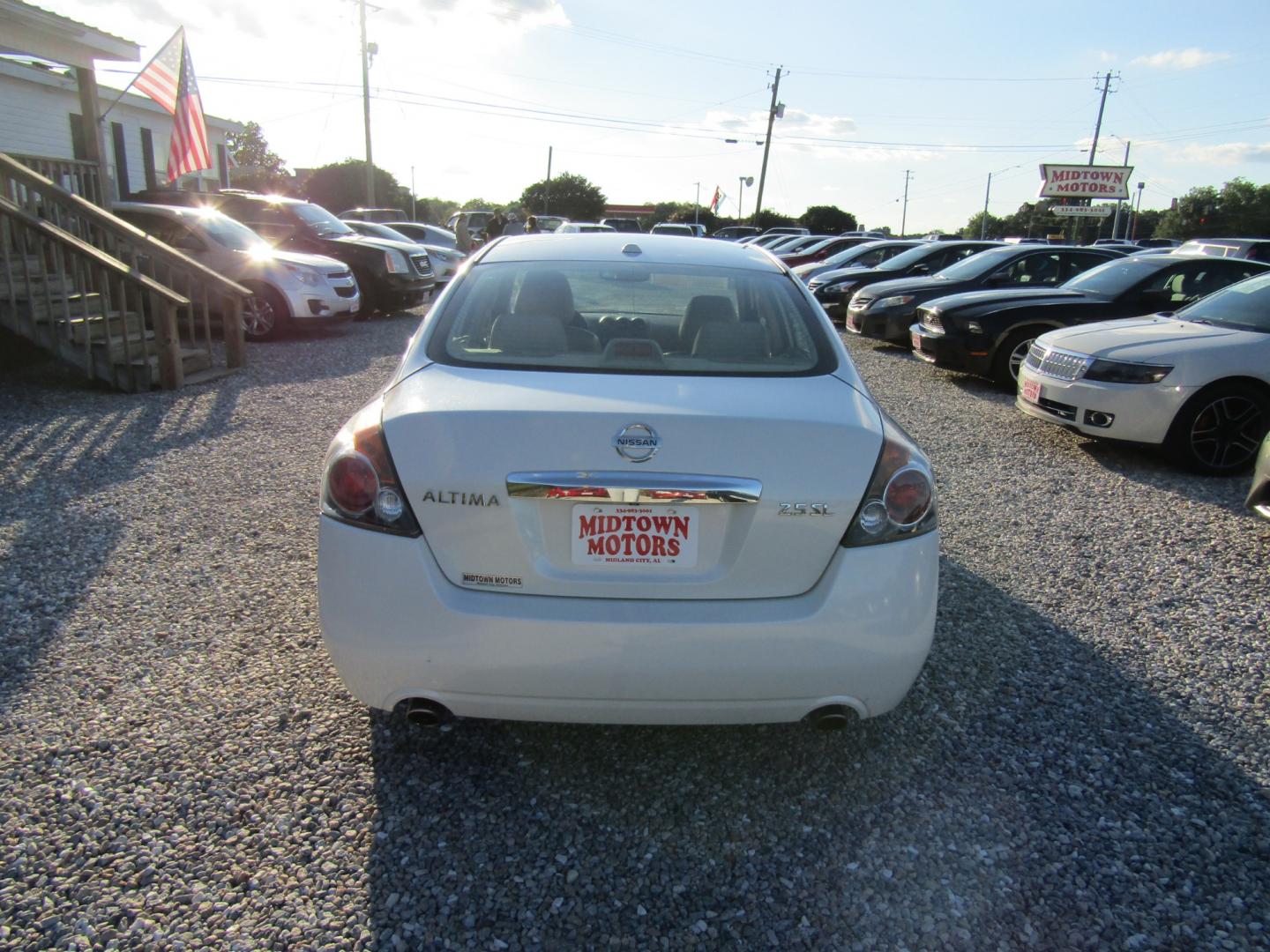 2012 White /Tan Nissan Altima 2.5 S (1N4AL2AP8CN) with an 2.5L L4 DOHC 16V engine, Automatic transmission, located at 15016 S Hwy 231, Midland City, AL, 36350, (334) 983-3001, 31.306210, -85.495277 - Photo#6